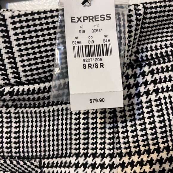 EXPRESS - Picture 3 of 5